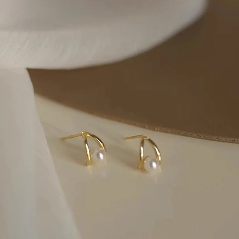 Popular S925 Silver Simple Hollow out Pearl Earrings for Women Exquisite Ear Studs Versatile Fashion Jewelry Accessories Gifts