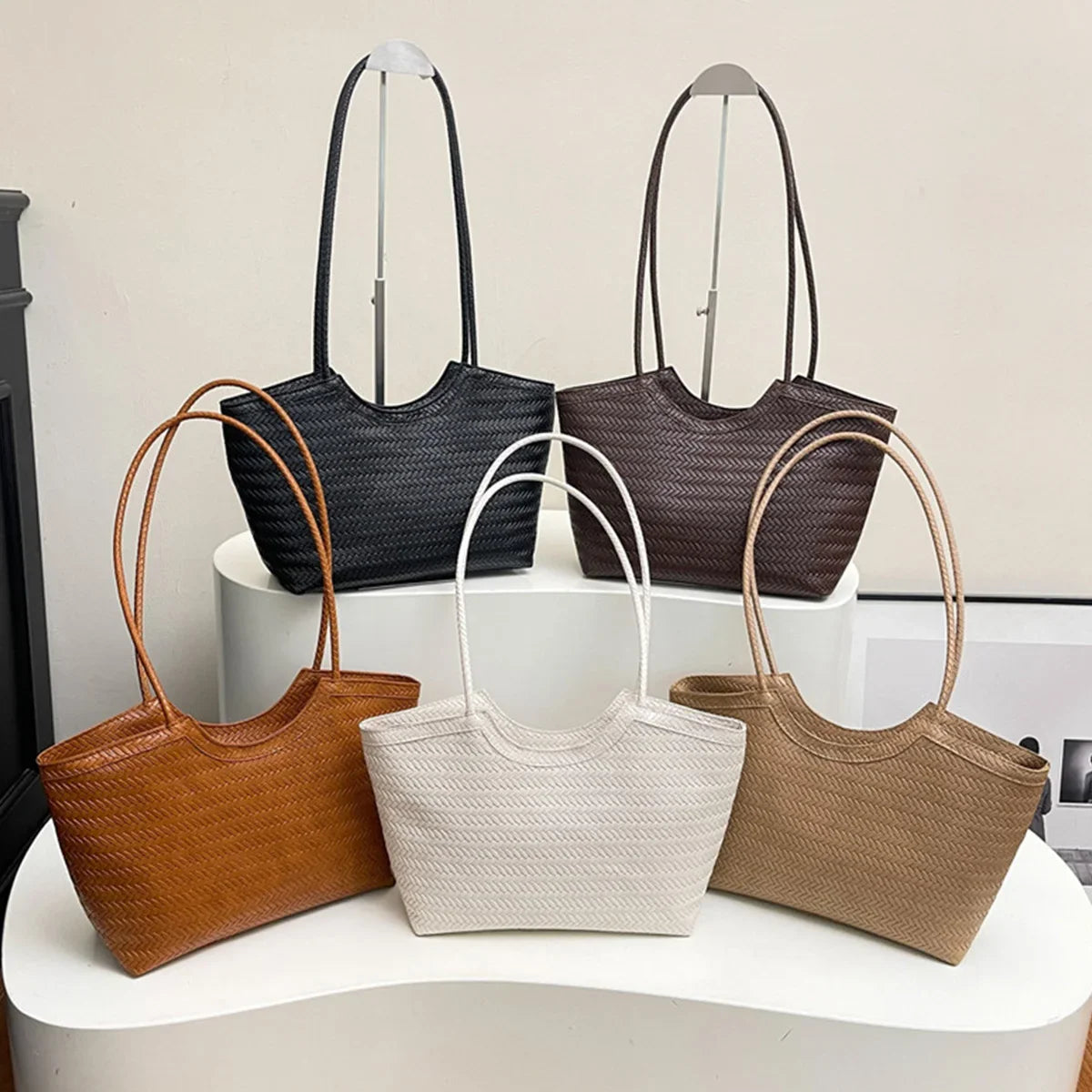 Women's Fashion Handbag Textured Weave Shiny Surface Spacious PU Material Wear Proof Zipper Closure Comfort Strap