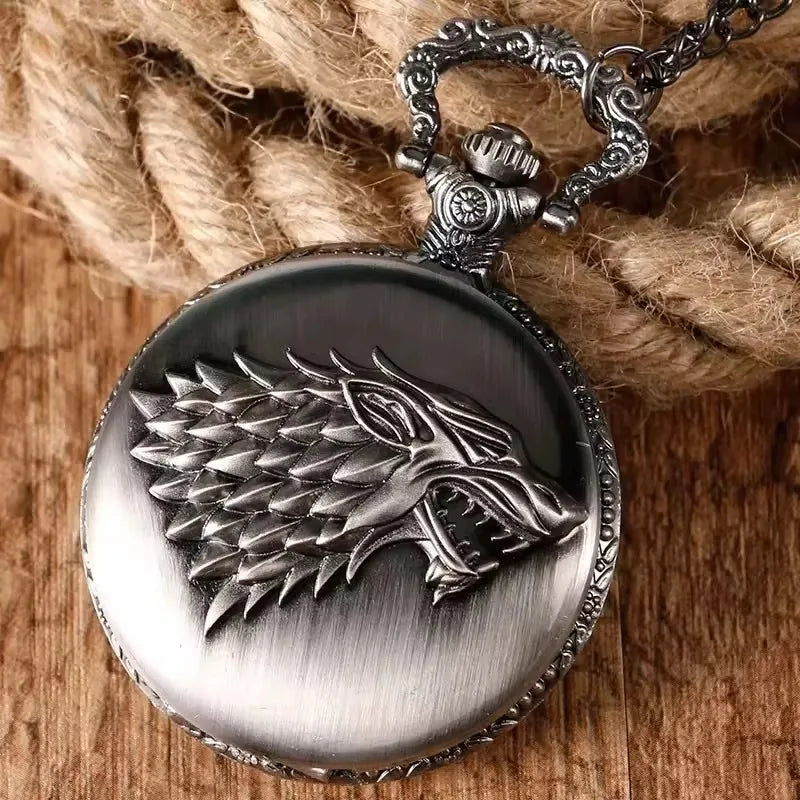 Antique GreyBronzeBlack Wolf Design Quartz Necklace Pocket Watch Souvenir Pendant Watches Unique Gifts Unisex Fob Clock