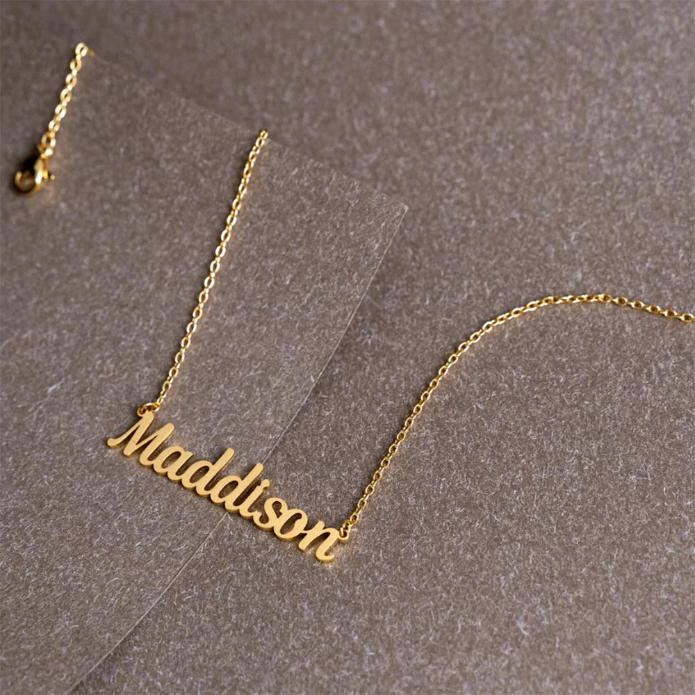 Personalized Stainless Steel Customized Name Necklace Women's Charm Jewelry Collarbone Chain Letter Pendant Valentine's Day Gift