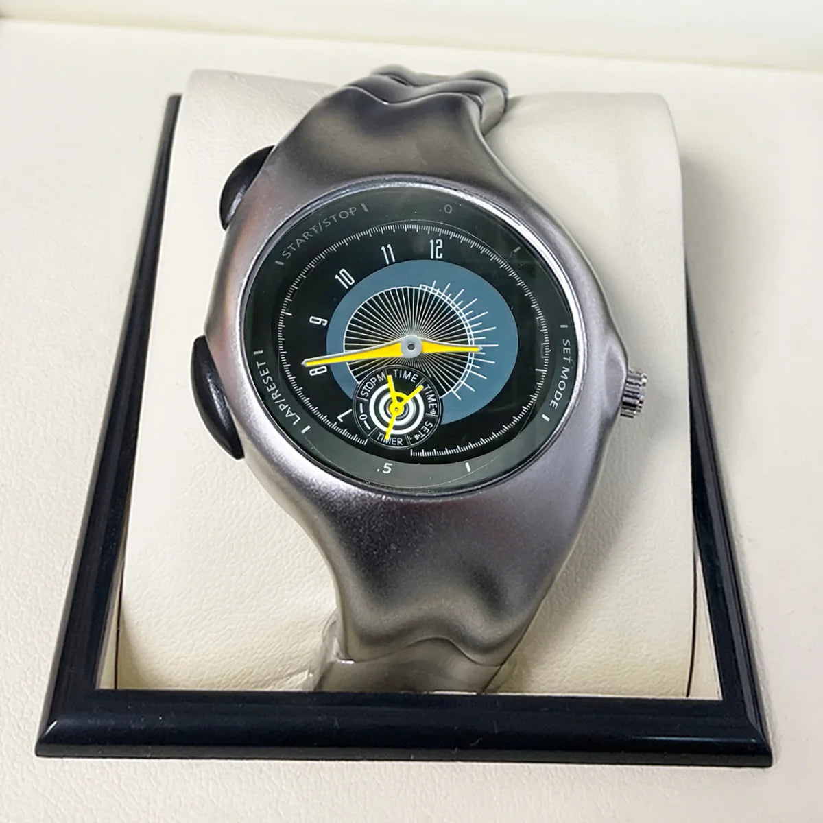 Alien Twist Original Watch Distorted Y2K Watch Fashion Trendy Retro Watch Premium ins Sports Niche Personality Design Men Quartz