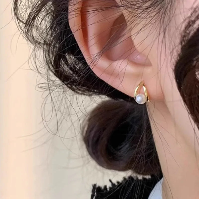 Popular S925 Silver Simple Hollow out Pearl Earrings for Women Exquisite Ear Studs Versatile Fashion Jewelry Accessories Gifts