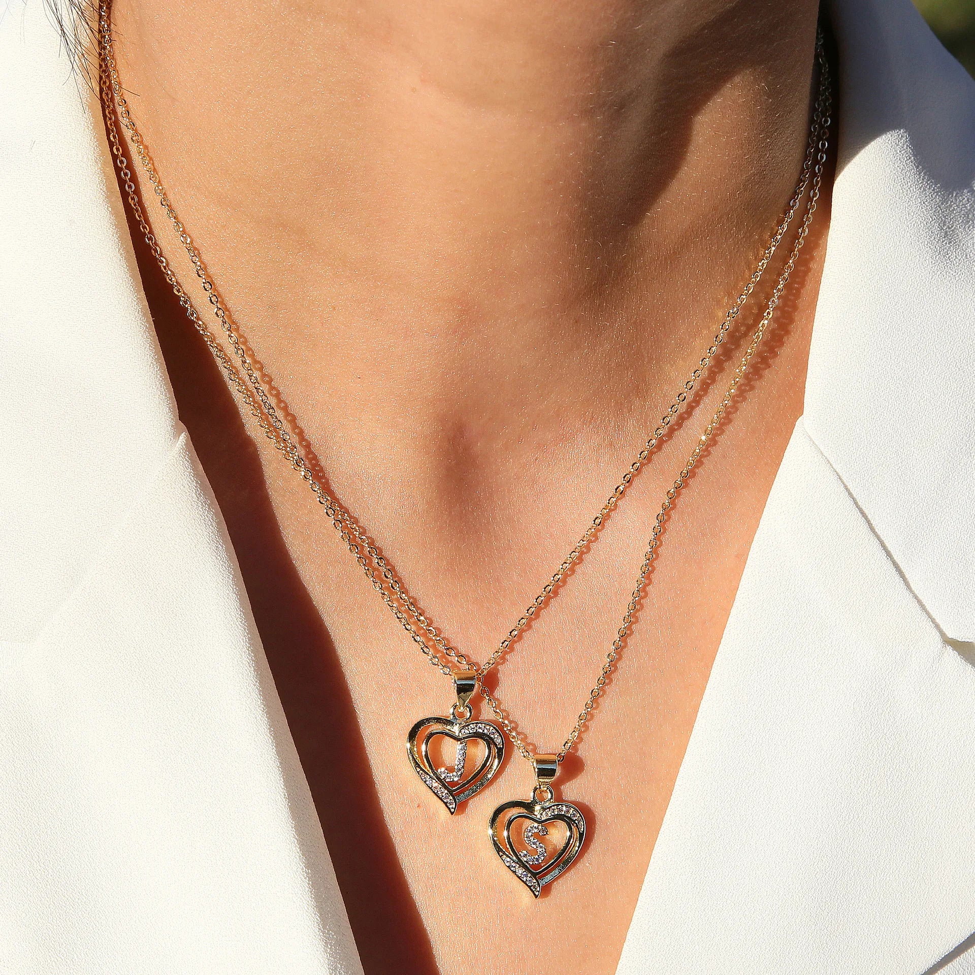 A-Z English Letter Initial Necklace Gold Color Plated Necklace Micro Setting Zircon Heart Necklace for Women