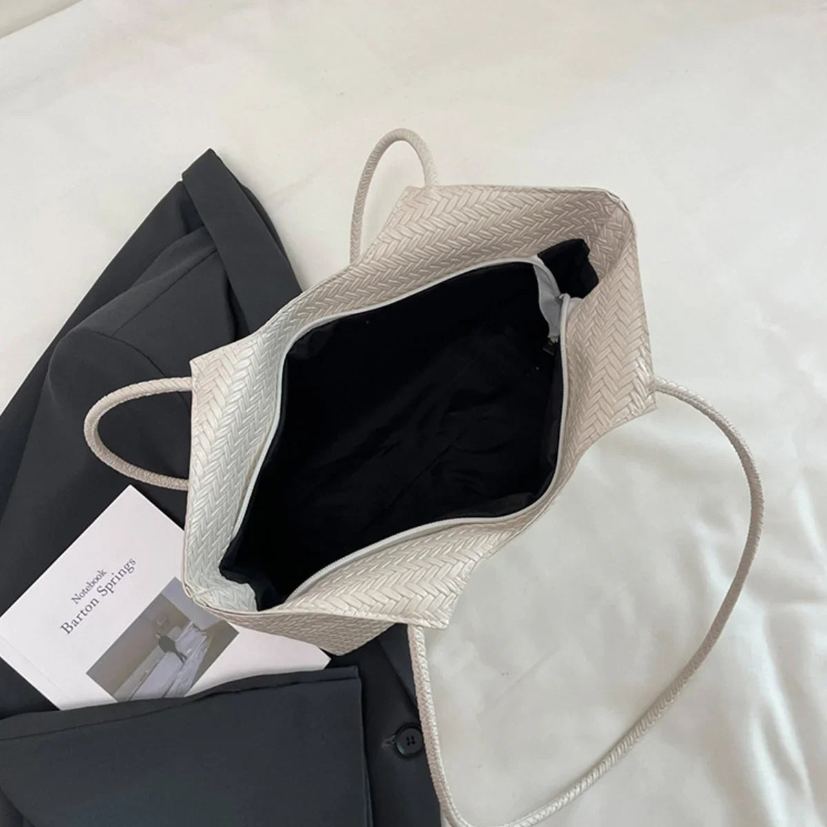 Women's Fashion Handbag Textured Weave Shiny Surface Spacious PU Material Wear Proof Zipper Closure Comfort Strap