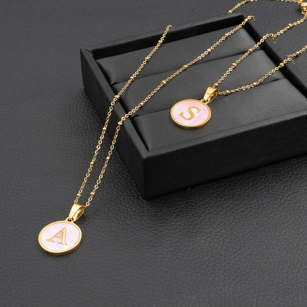 New Round Stainless Steel Gold Plated Pink Shell 26 Letter Alphabet Pendant Link Chain Necklace Jewelry for Women Party Gift