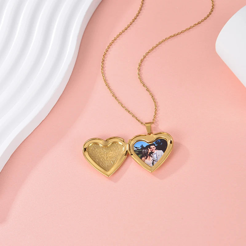 Personalized Locket Necklace Custom Photo Text Heart Necklace Engraved Name Stainless Steel Heart Shape Pendant Necklace Jewelry
