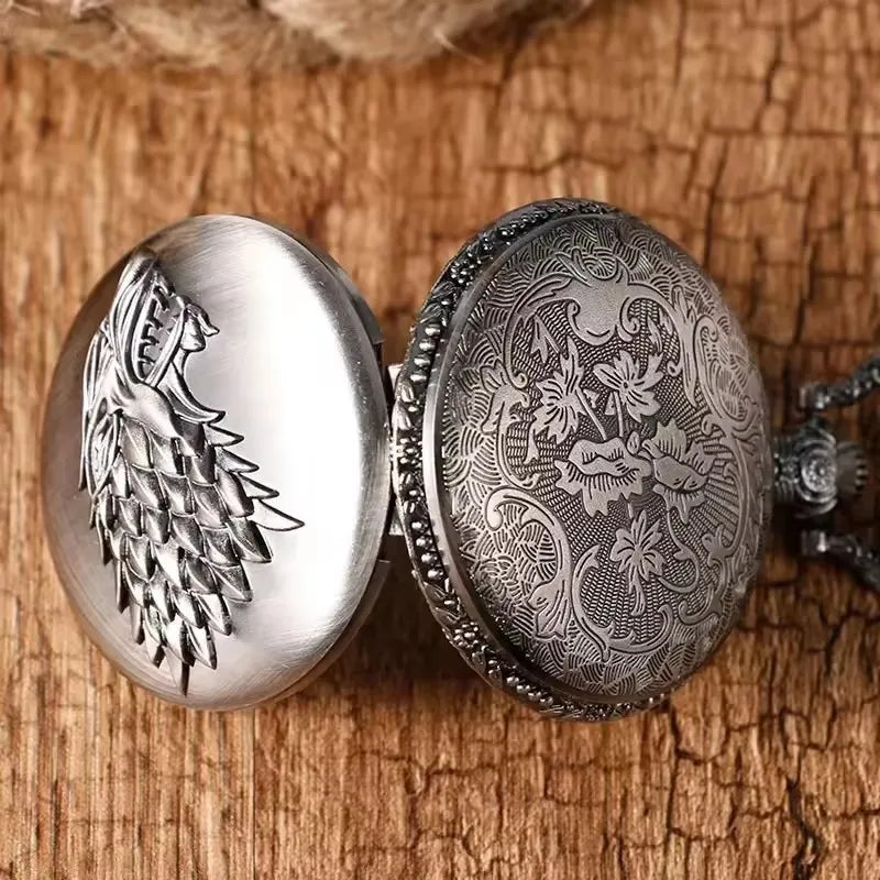 Antique GreyBronzeBlack Wolf Design Quartz Necklace Pocket Watch Souvenir Pendant Watches Unique Gifts Unisex Fob Clock