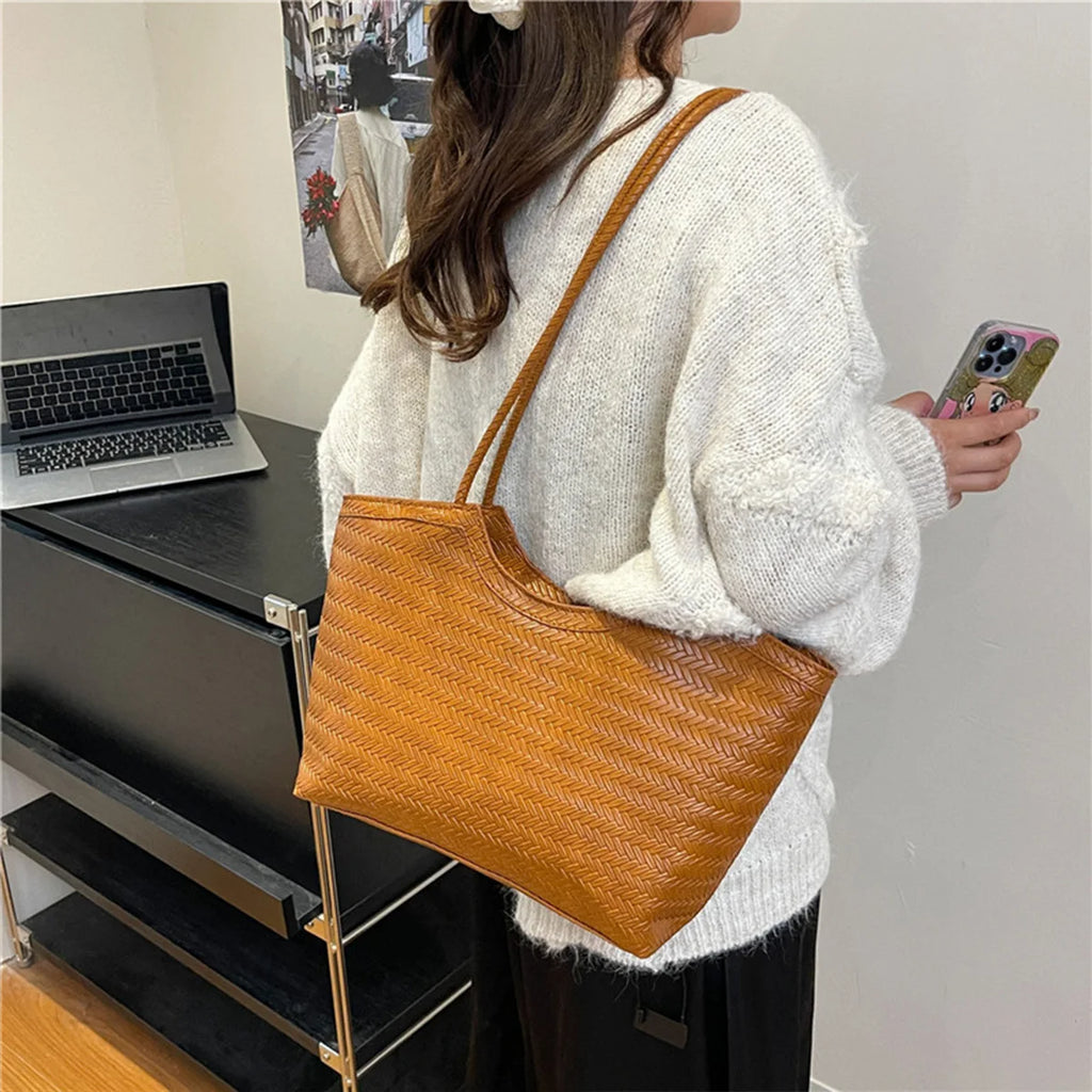 Women's Fashion Handbag Textured Weave Shiny Surface Spacious PU Material Wear Proof Zipper Closure Comfort Strap